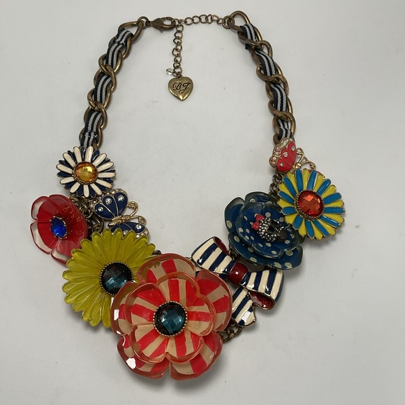 Betsey Johnson Jewelry - Betsey Johnson Yacht Club Lucite Flowers Rhinestone Necklace